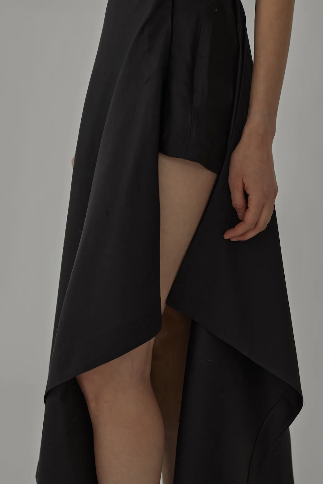 Mel Skort in Black - Image 9